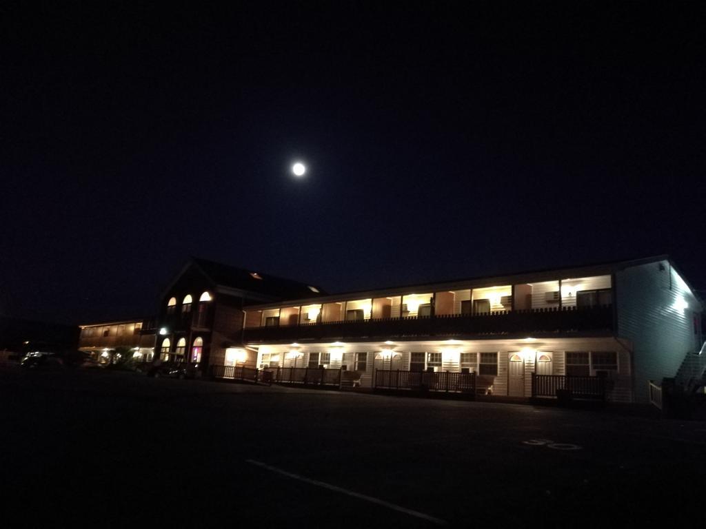 Laurie'S Inn Chéticamp Eksteriør bilde